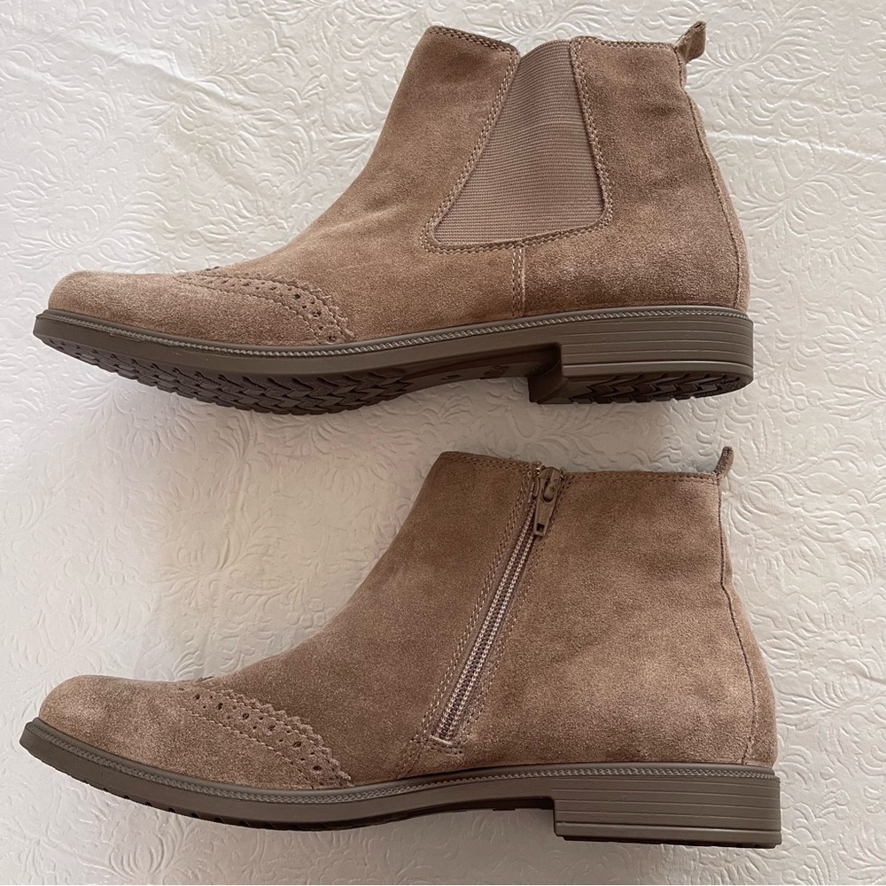 NWOB Hotter County Chelsea Boot Tan Suede US Size 9 - Picture 9 of 16